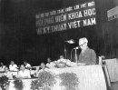  Chủ tịch Hồ Chí Minh đọc bài phát biểu tại Đại hội Đại biểu toàn quốc lần thứ I Hội phổ biến khoa học, kỹ thuật Việt Nam ngày 18/5/1963. 
