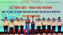 Lãnh đạo tỉnh trao thưởng cho các tác giả đoạt giải nhất Cuộc thi