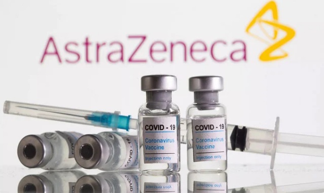 Lọ đựng vaccine Covid-19 của hãng AstraZeneca. (Ảnh:Reuters).