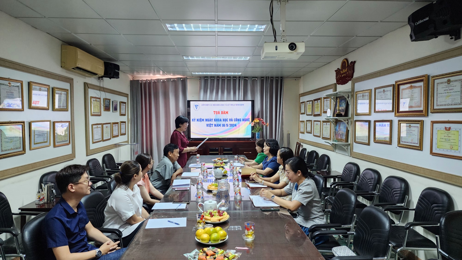 Buổi tọa đàm kỷ niệm ngày Khoa học và Công nghệ Việt Nam